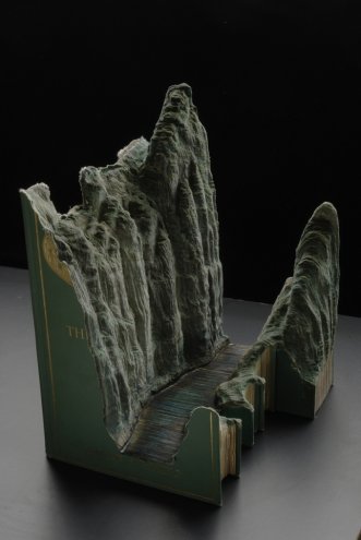 Галерея скульптур из книг от Гая Ларами (7)